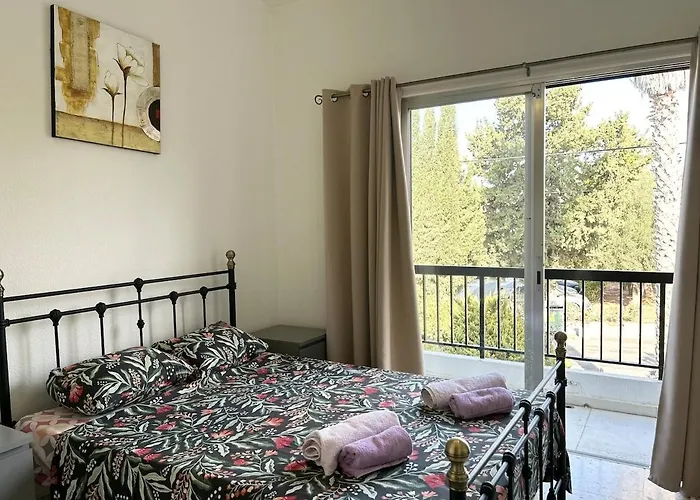 Margarita Gardens Maisonette Daire *