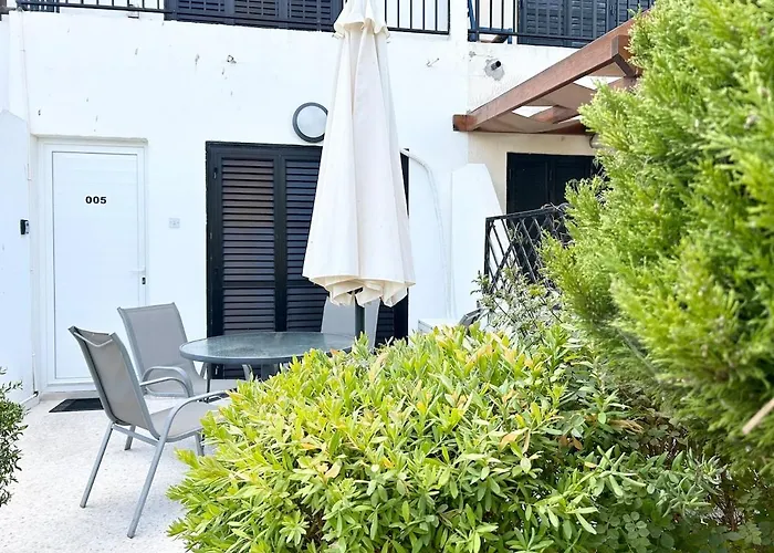 Margarita Gardens Maisonette Daire *