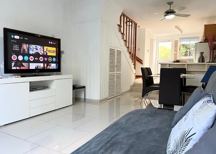 아파트 Margarita Gardens Maisonette