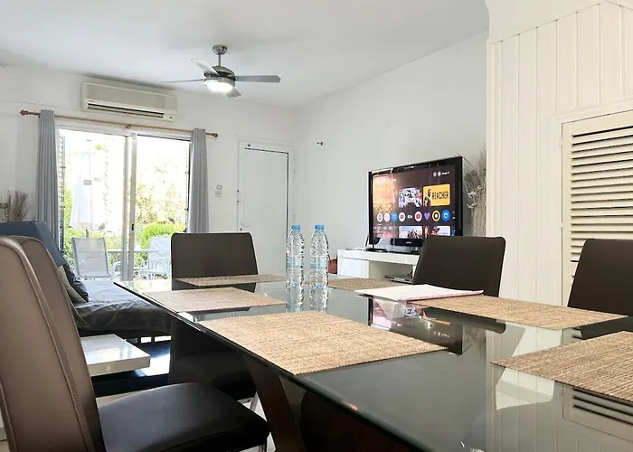 아파트 Margarita Gardens Maisonette