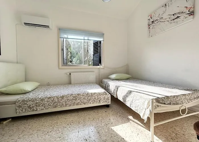 Margarita Gardens Maisonette 아파트 파포스